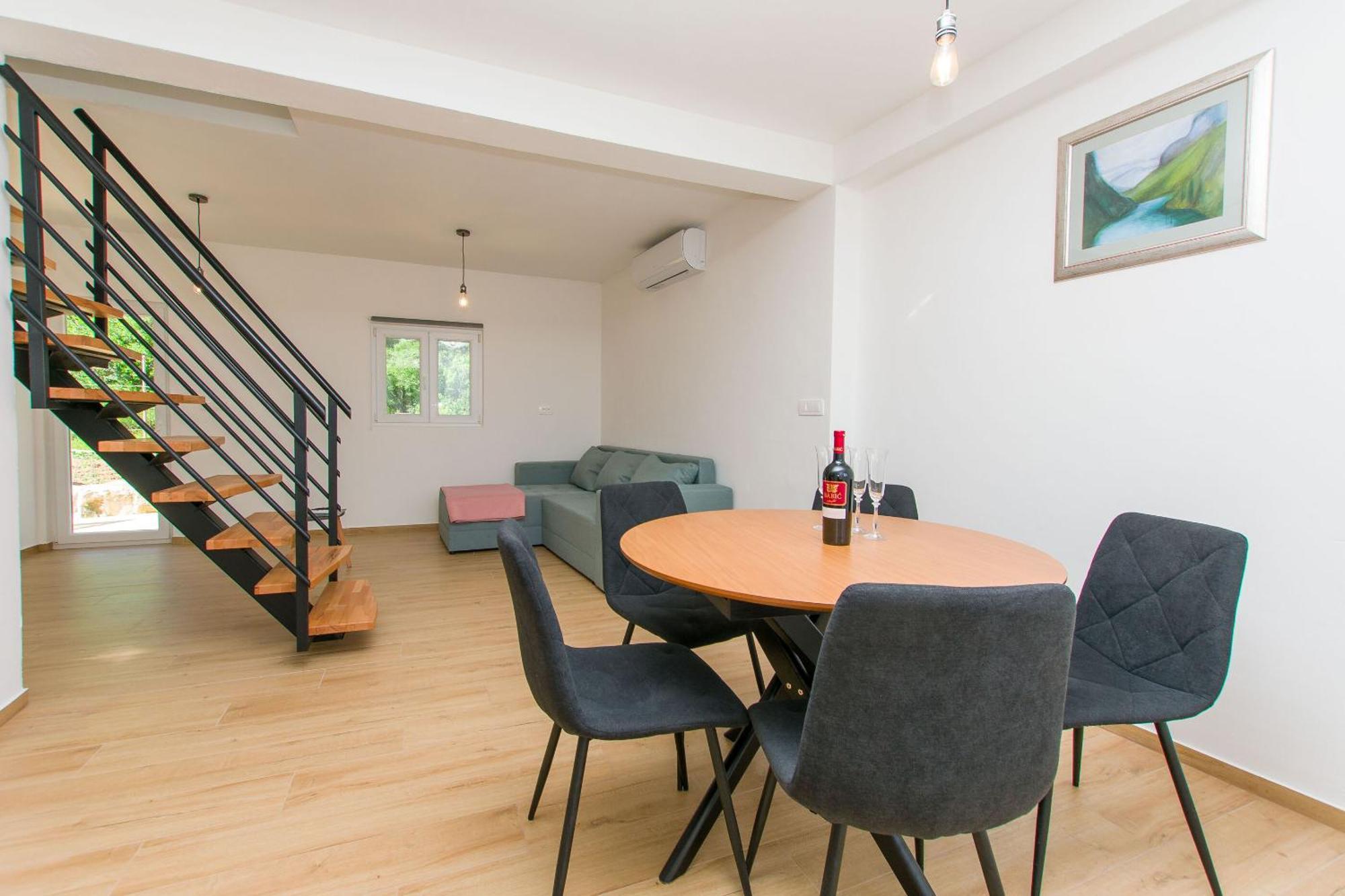 Apartment Petea Omiš Esterno foto