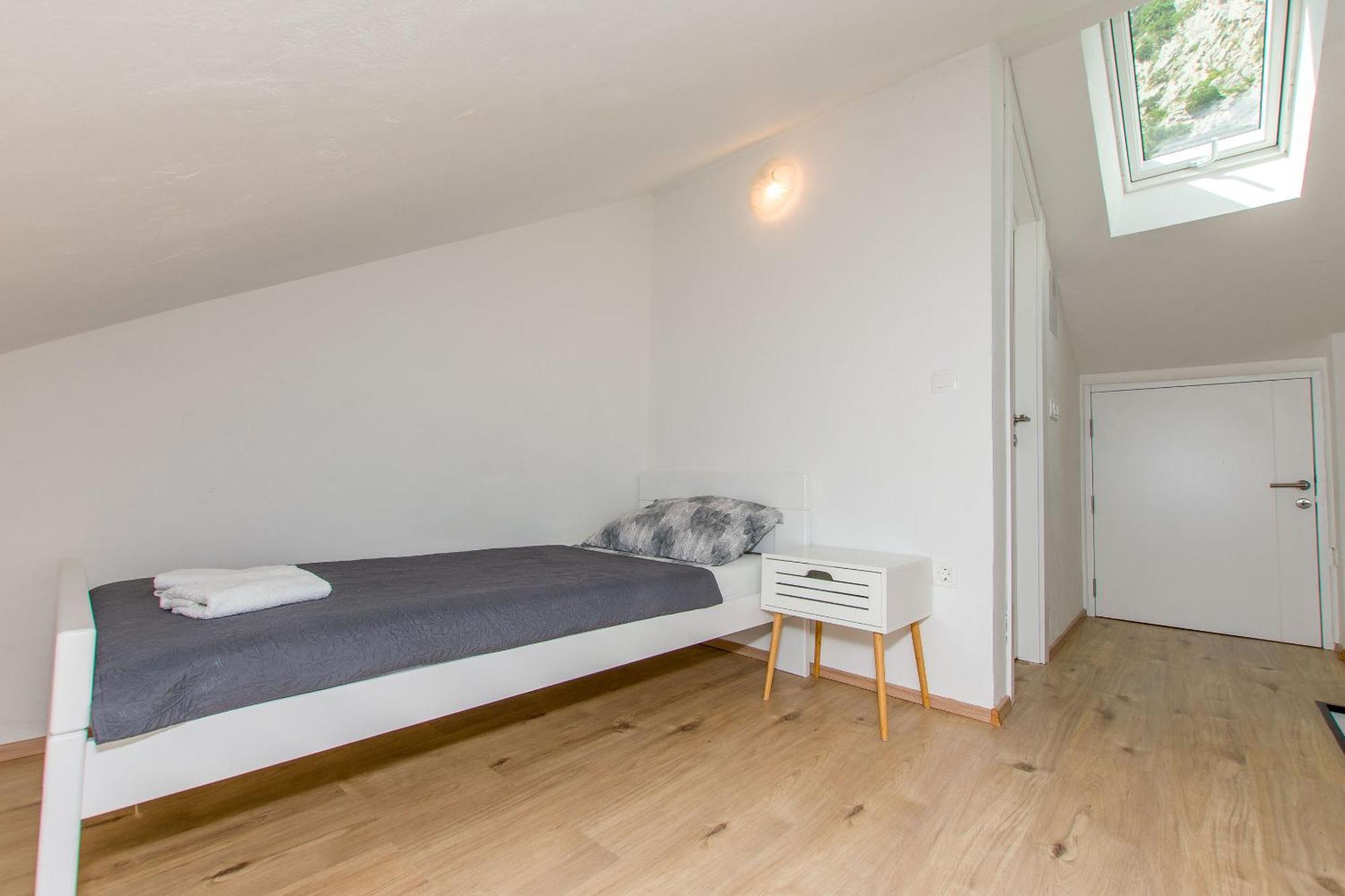 Apartment Petea Omiš Esterno foto