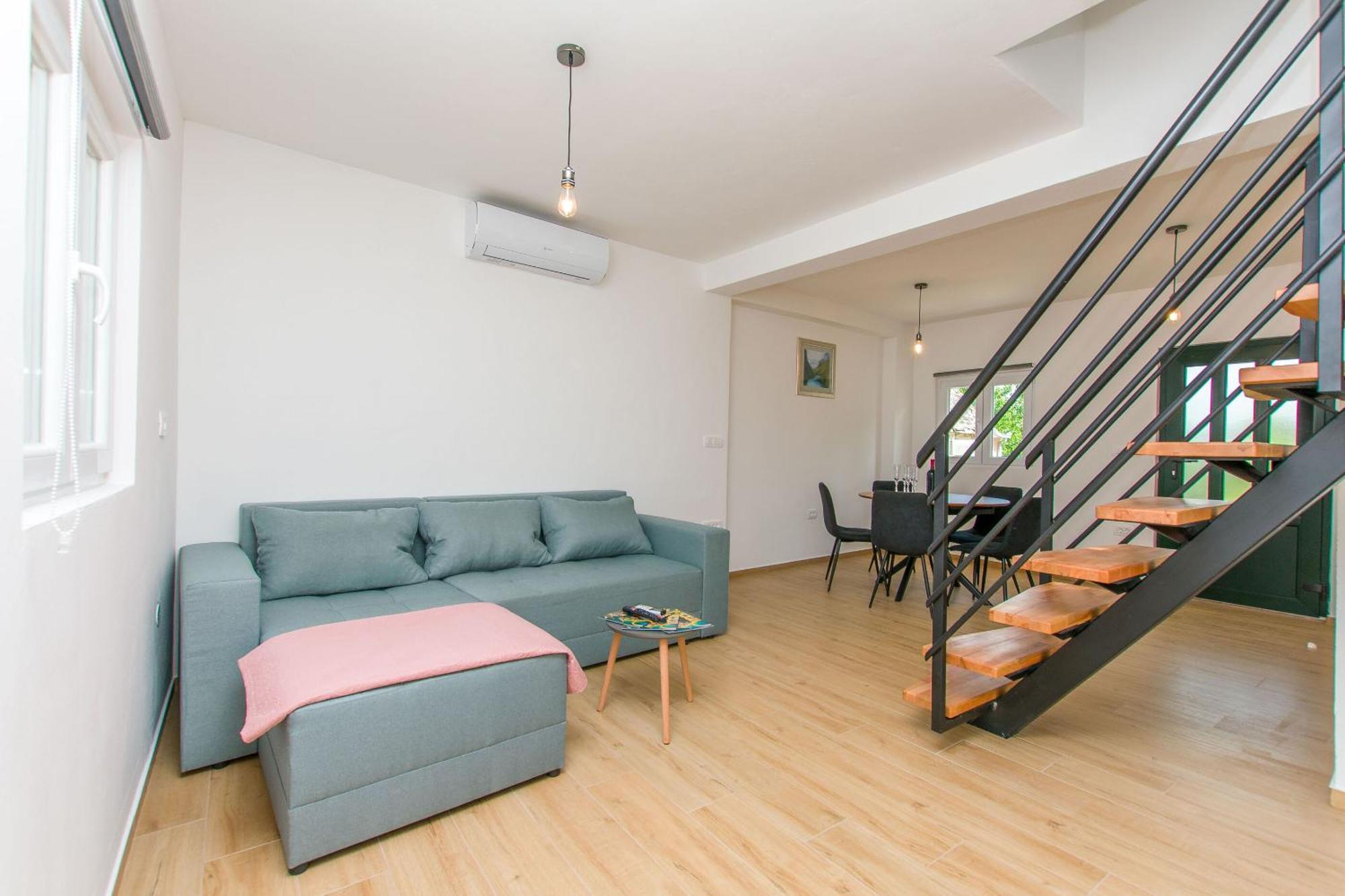Apartment Petea Omiš Esterno foto