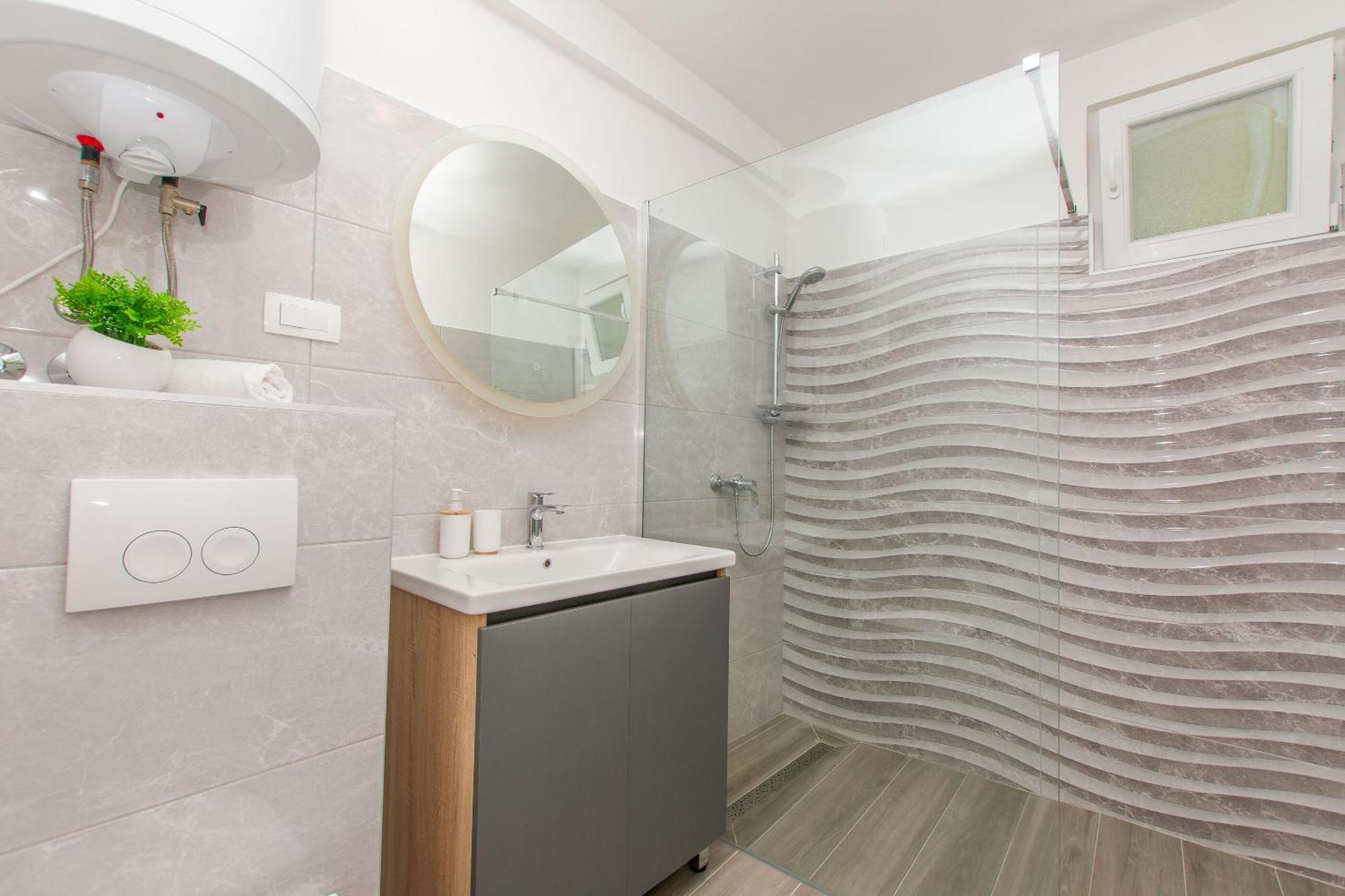 Apartment Petea Omiš Esterno foto