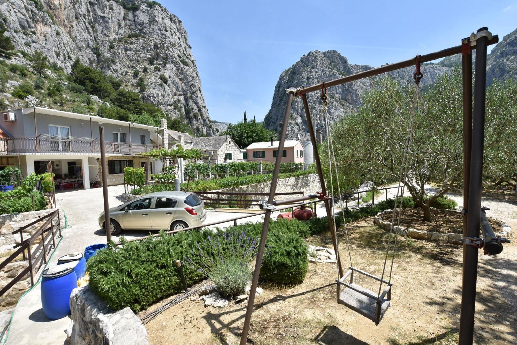 Apartment Petea Omiš Esterno foto
