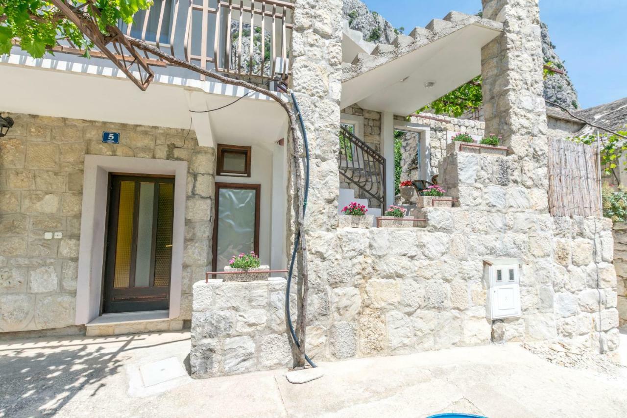 Apartment Petea Omiš Esterno foto