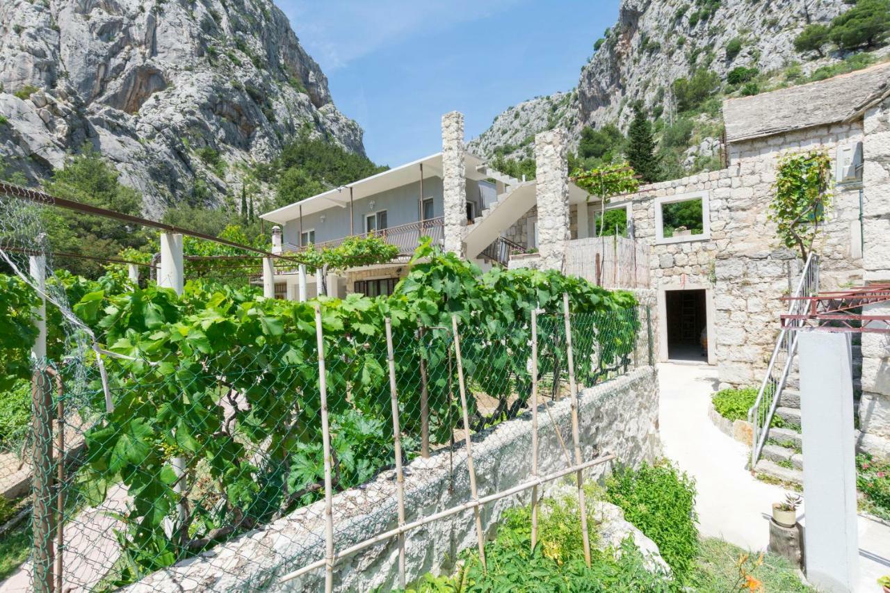 Apartment Petea Omiš Esterno foto